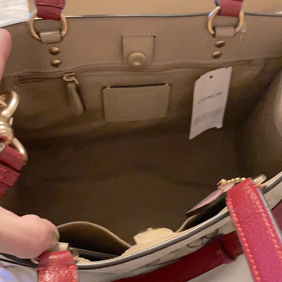 💝missing COACH SHOULDER CROSSBODY BAG$ WRISTLET SET EASTER LOVE 💕 - Picture 5 of 5